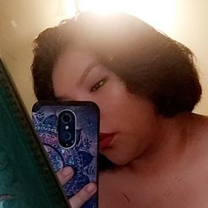 Meet your Posher, Celina